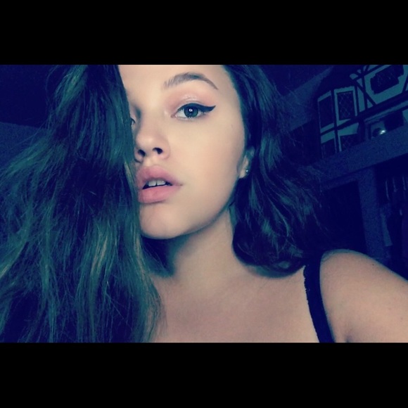 Meet your Posher, Madison - Picture 1 of 1